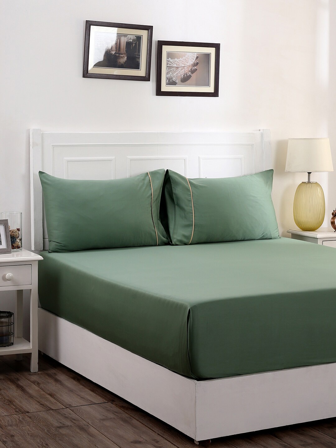 MASPAR Green Solid 300 TC Cotton 1 Queen Bedsheet with 2 Pillow Covers Price in India