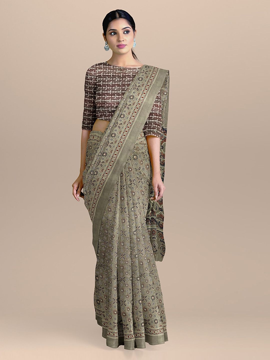 BharatSthali Grey Printed Pure Cotton Handloom Saree