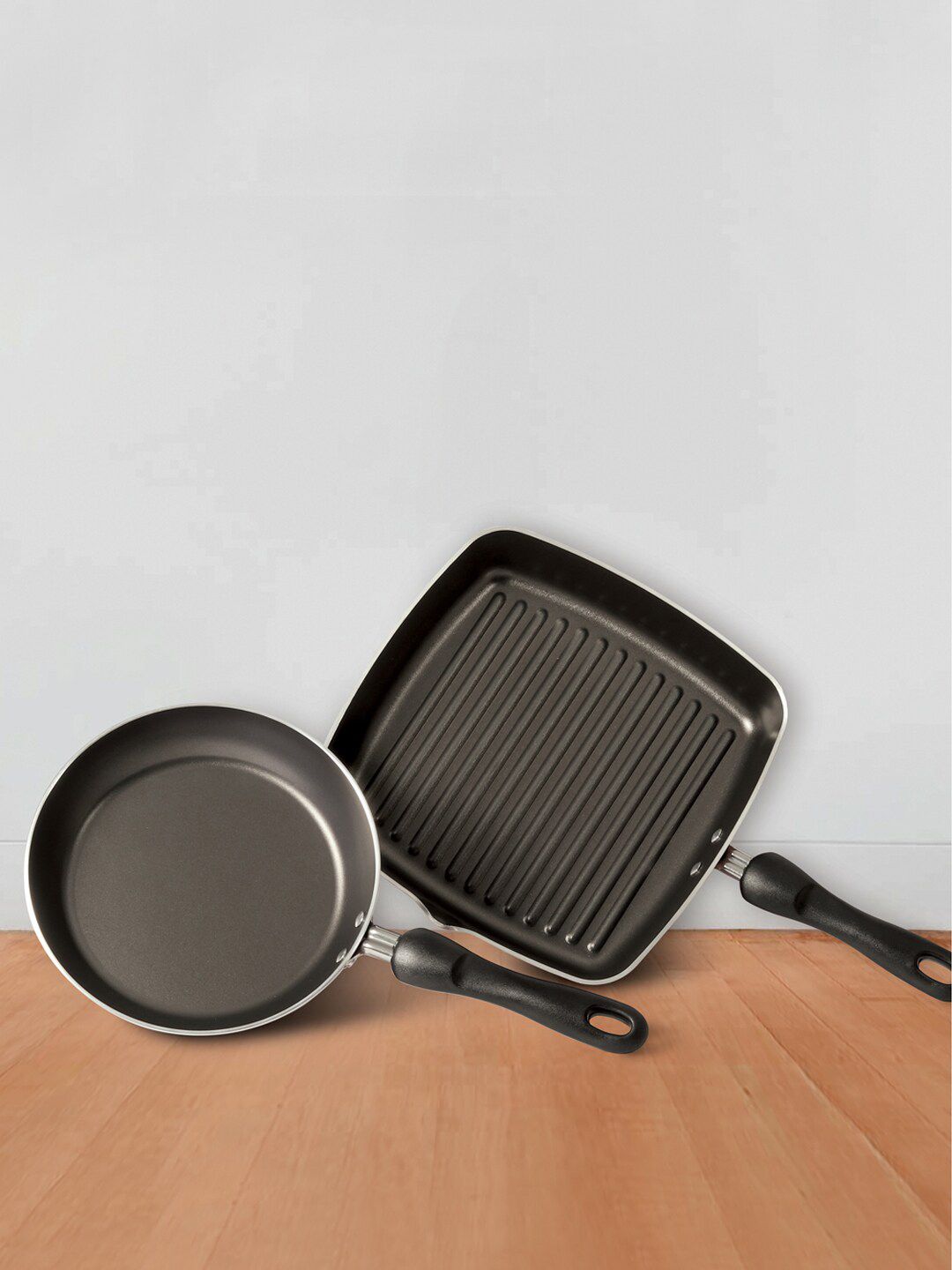 MEYER 2 Pcs Gold-Toned Non-Stick Frypan & Grillpan Gas & Electric Cooktops Cookware Set Price in India