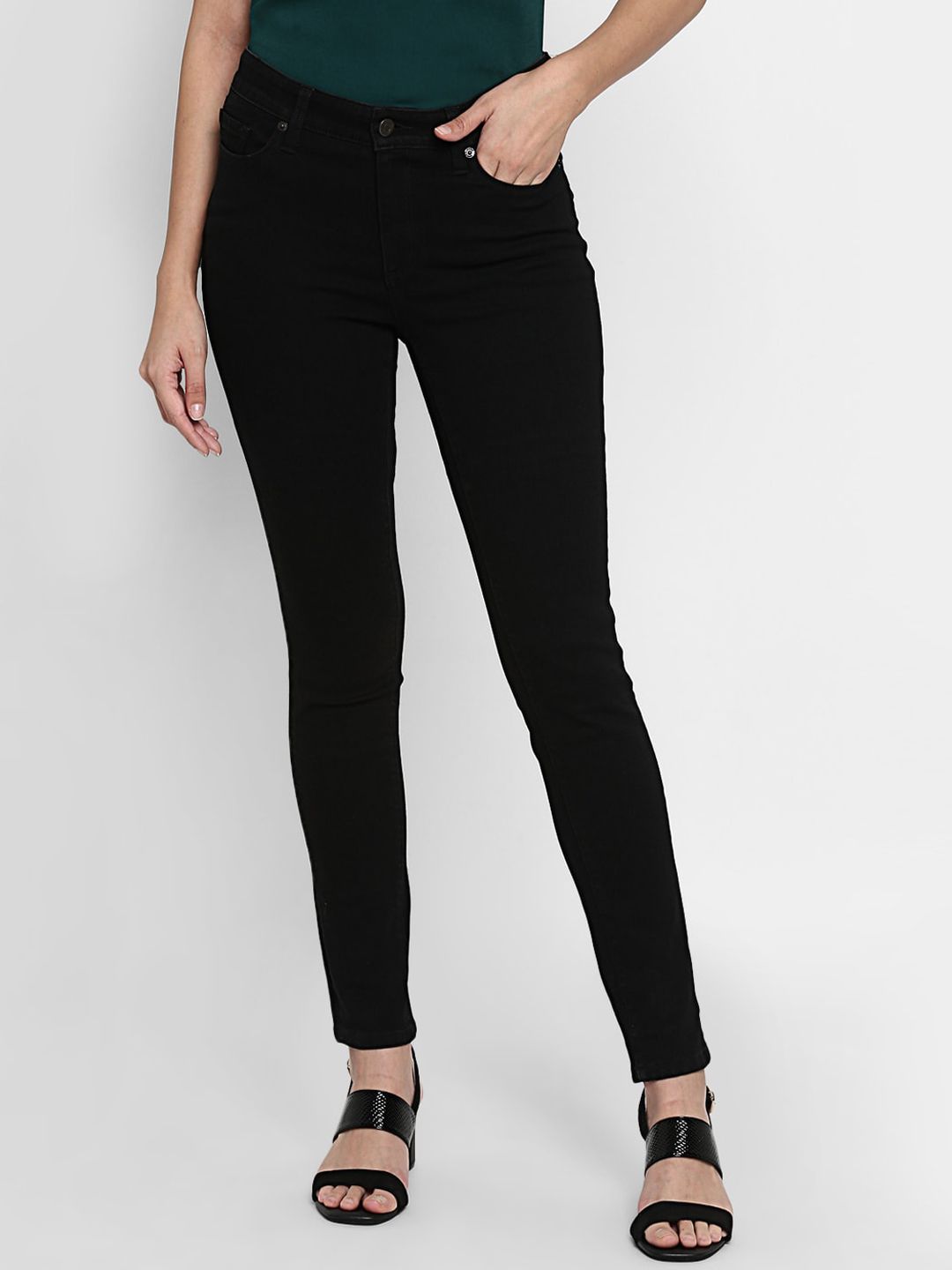 Mode by Red Tape Women Black Regular Fit Mid-Rise Clean Look Jeans Price in India