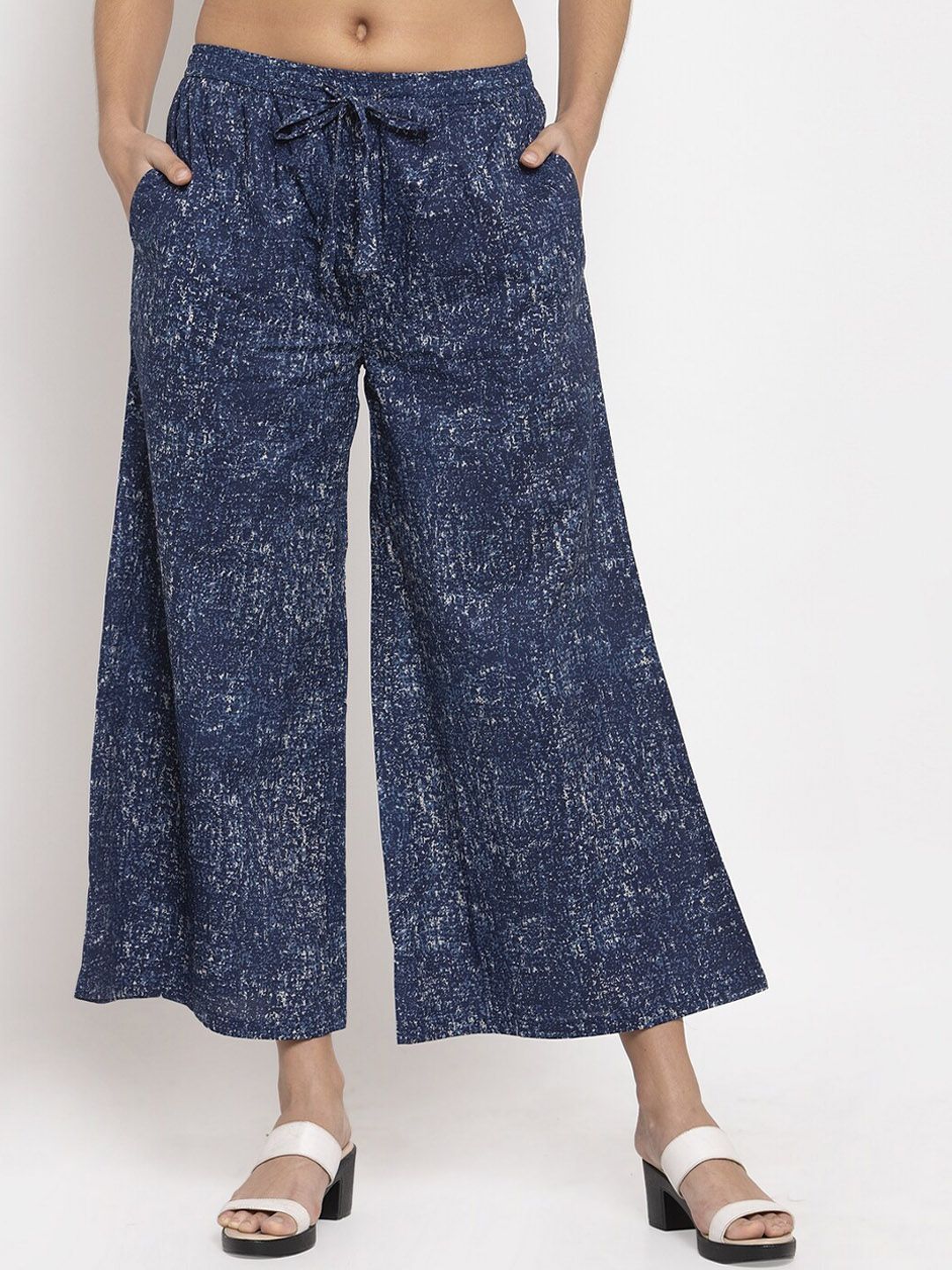 SOUNDARYA Women Blue Printed Flared Palazzos
