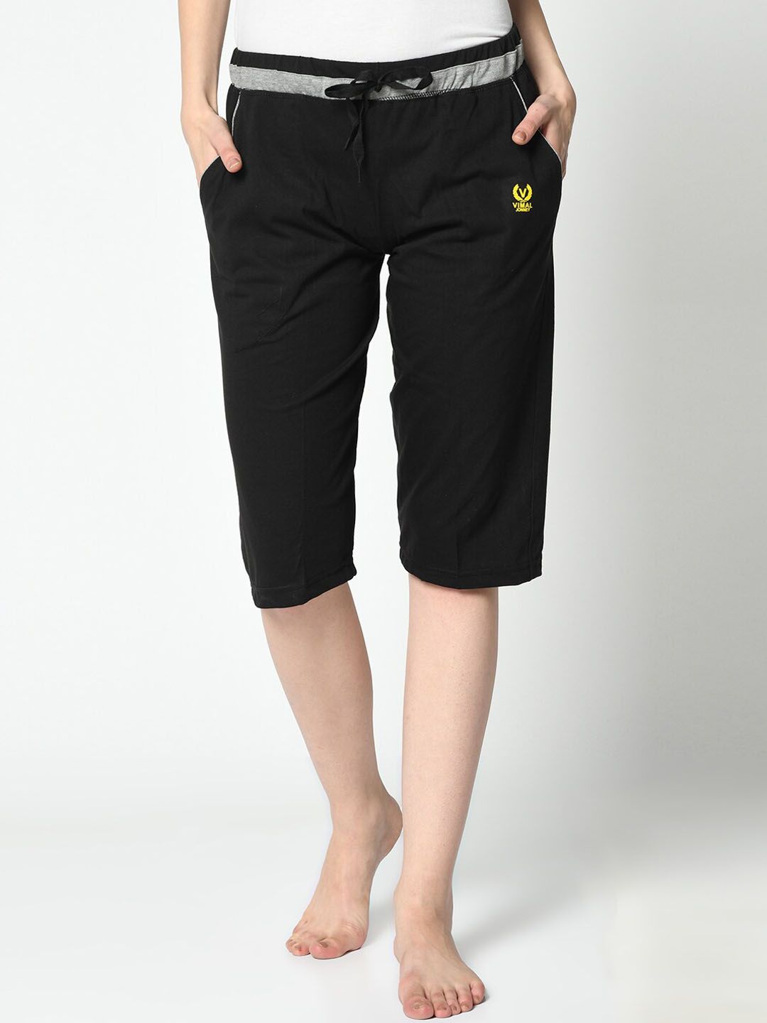 VIMAL JONNEY Women Black Solid 3/4Th Lounge Pants Price in India