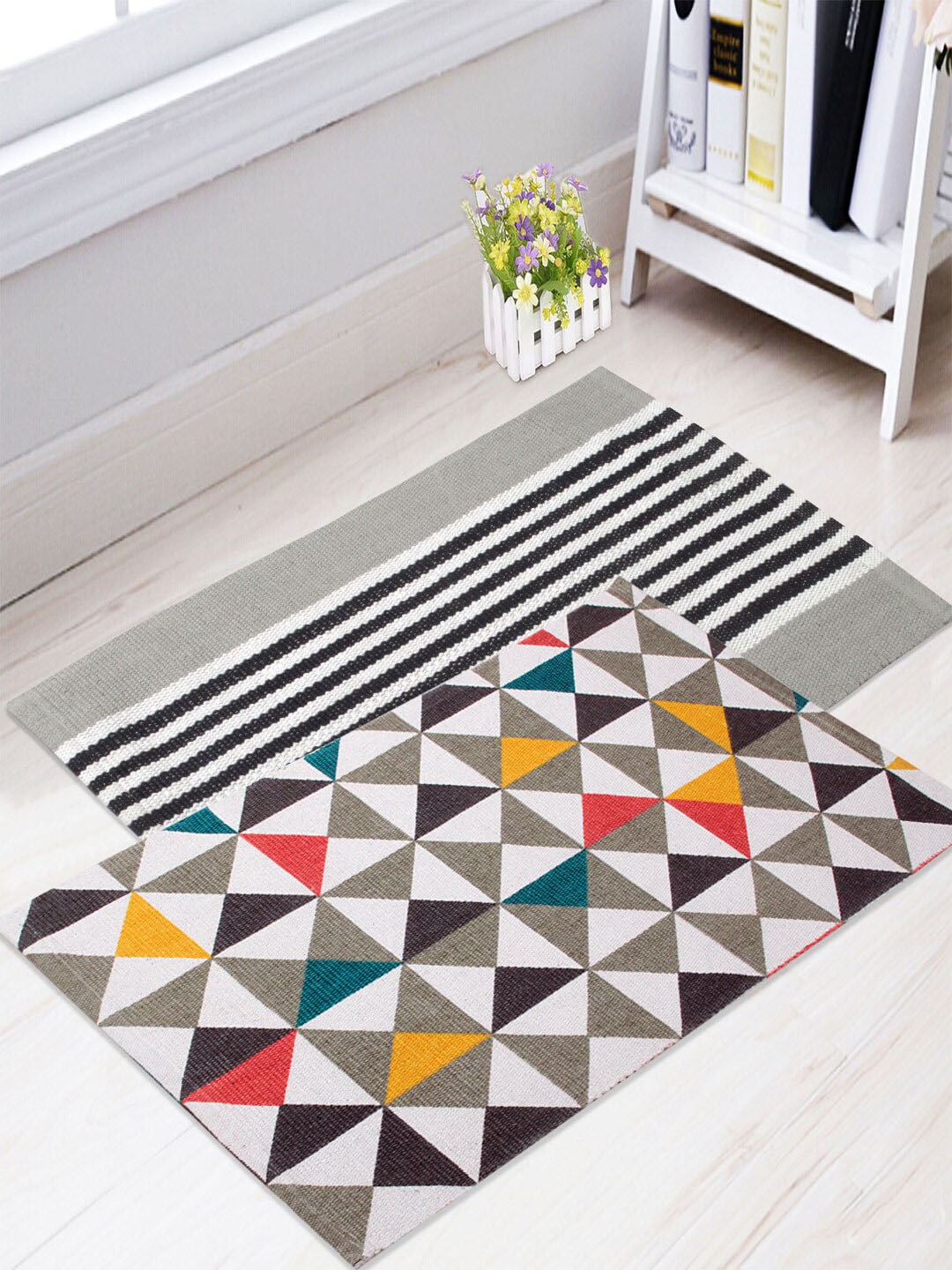 Saral Home Set of 2 White & Grey Geometric Print Modern Cotton Rugs Price in India