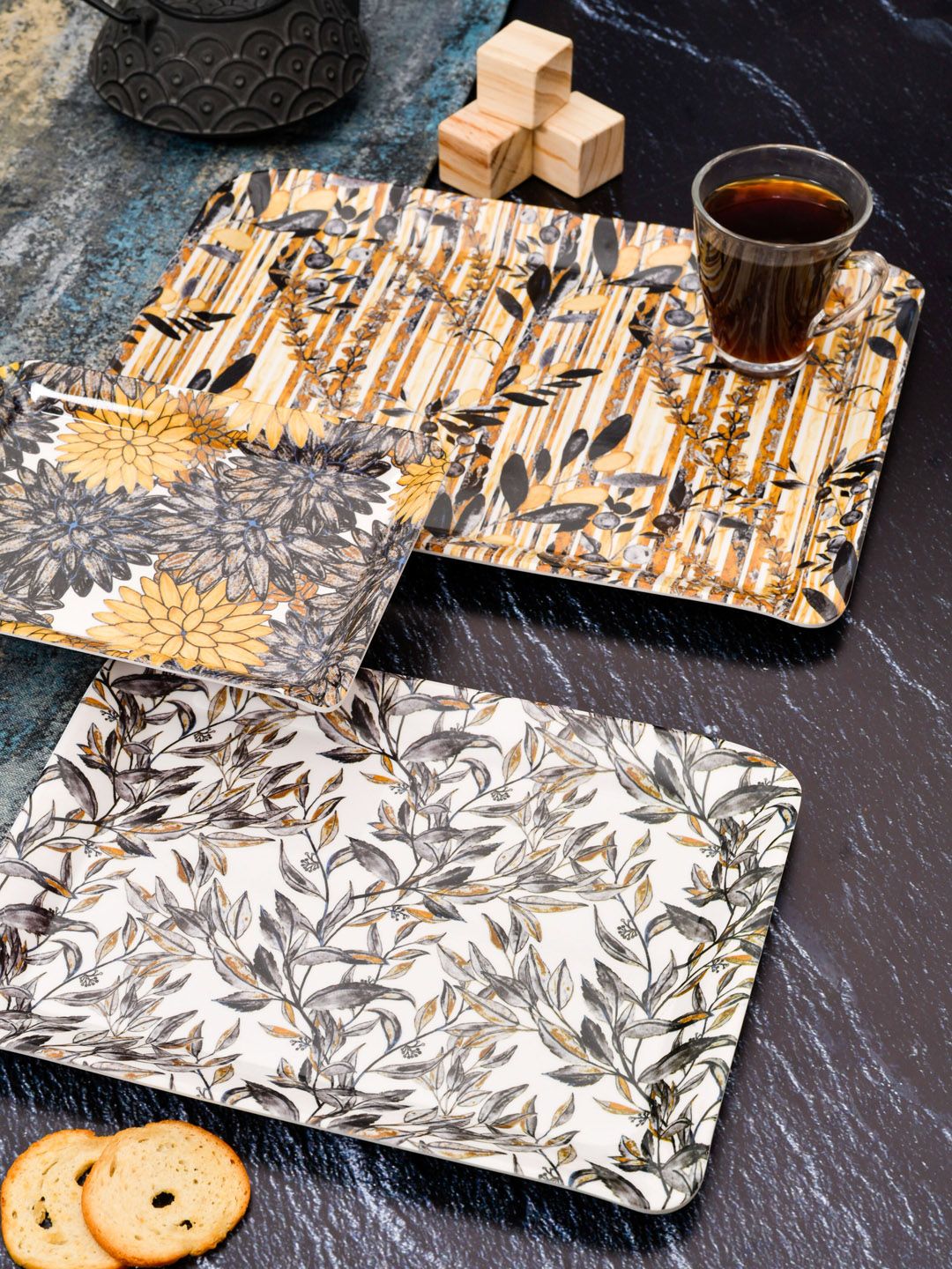 GOODHOMES Multicoloured Set Of 3 Melamine Serving Tray Set