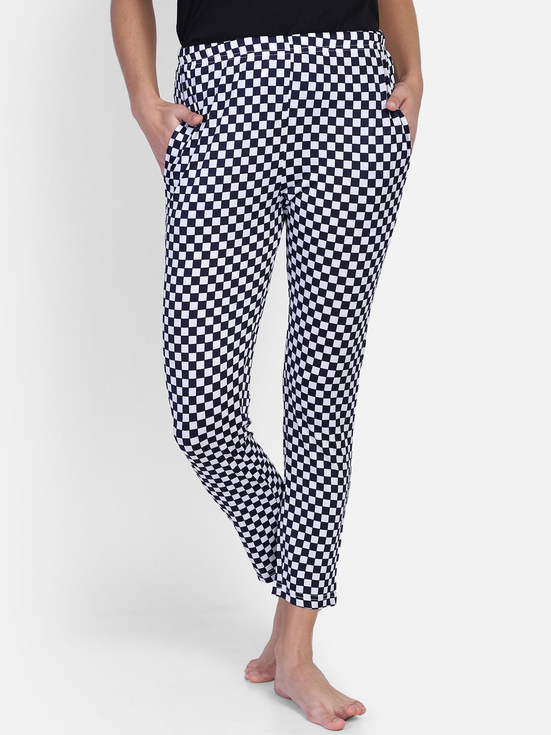 PROTEENS Women White & Navy Checked Slim Fit Lounge Pants Price in India