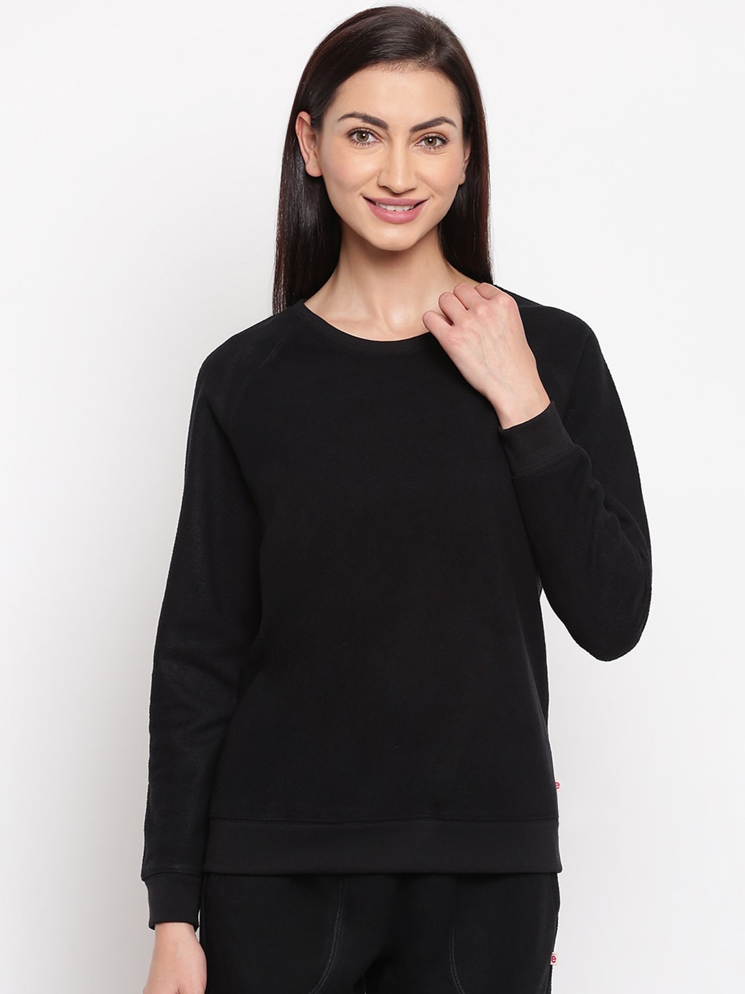 Enamor Women Black Relaxed Fit Cozy Fleece Sweat Shirt Price in India