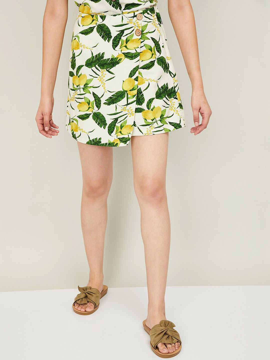 Ginger by Lifestyle Off White & Yellow Printed Skorts