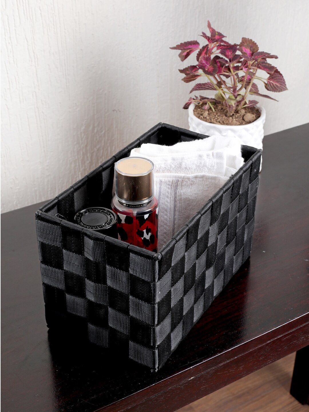 My Gift Booth Black Solid Medium Wire Basket Organizer Price in India