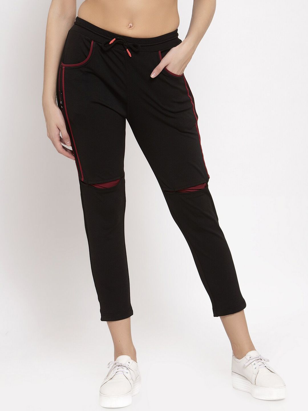 KLOTTHE Women Black & Red Solid Slim-Fit Three-Fourth Length Track Pants Price in India
