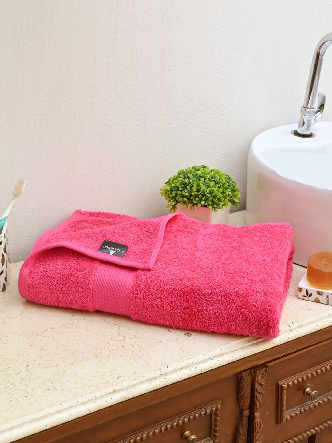 Avira Home Unisex Pink Solid 550 GSM Extra Large Bath Towel Price in India