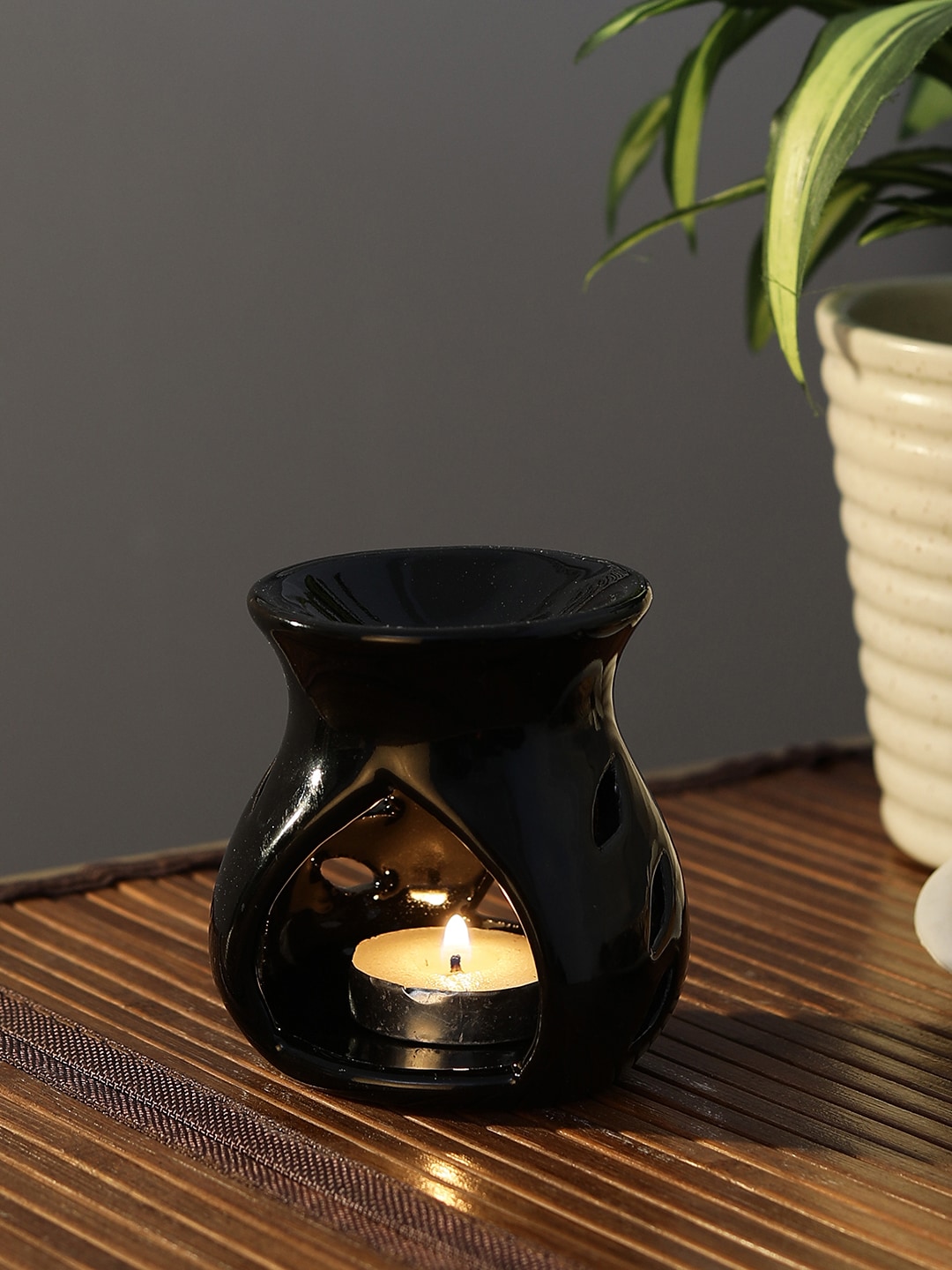 CDI Black Solid Wax Aroma Candle Diffuser Oil Price in India