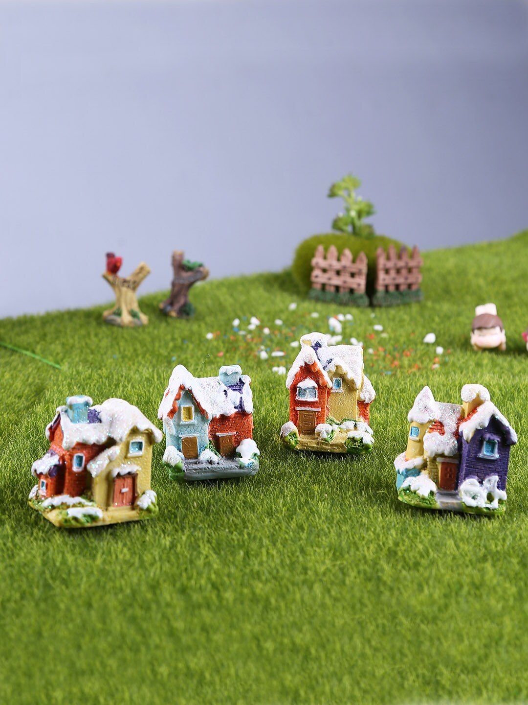 TAYHAA Set of 4 Multi-Coloured Four Garden Snowy Toys - Set of 4 Garden Accessories Price in India