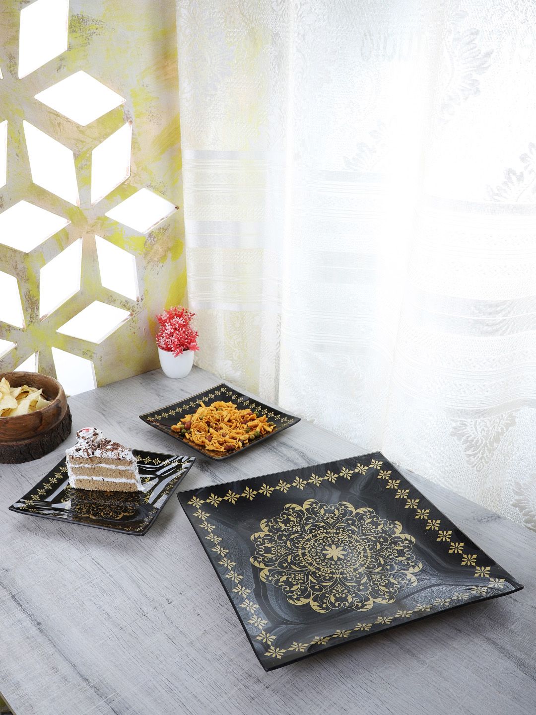 ceradeco Set Of 7 Black & Gold-Toned Printed Small Plates With Serving Plate Price in India