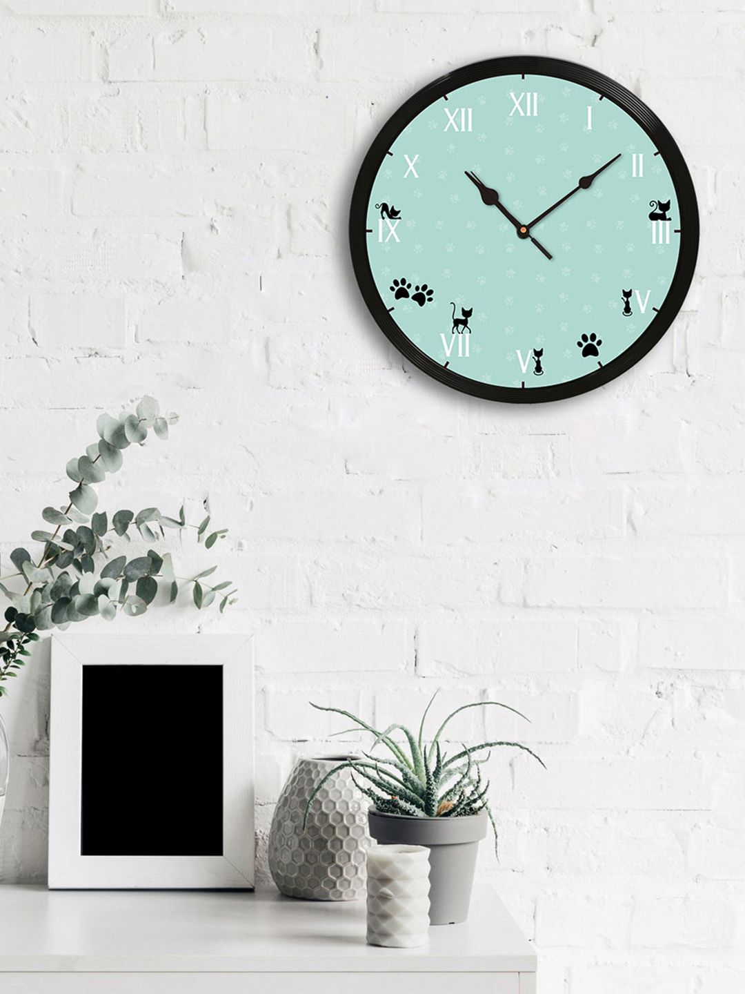 eCraftIndia Black Round Printed Analogue Wall Clock Price in India