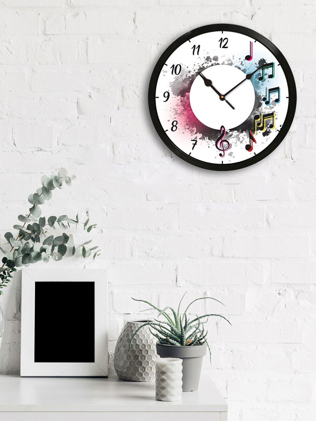 eCraftIndia Black & White Round Printed 31 cm Analogue Wall Clock Price in India