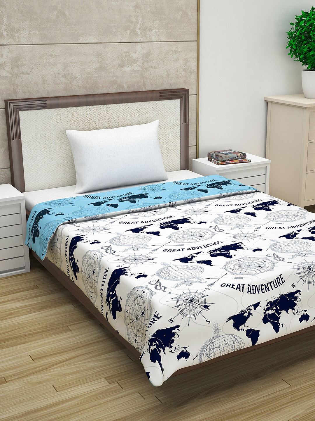 Divine Casa Blue & White Abstract Mild Winter 110 GSM Single Bed Comforter Price in India