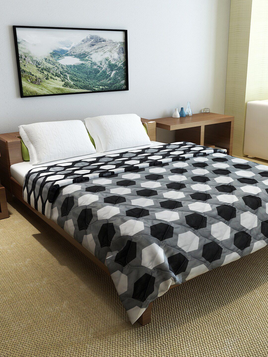 Divine Casa Black & White Geometric Printed 150 GSM Mild Winter Double Bed Comforter Price in India