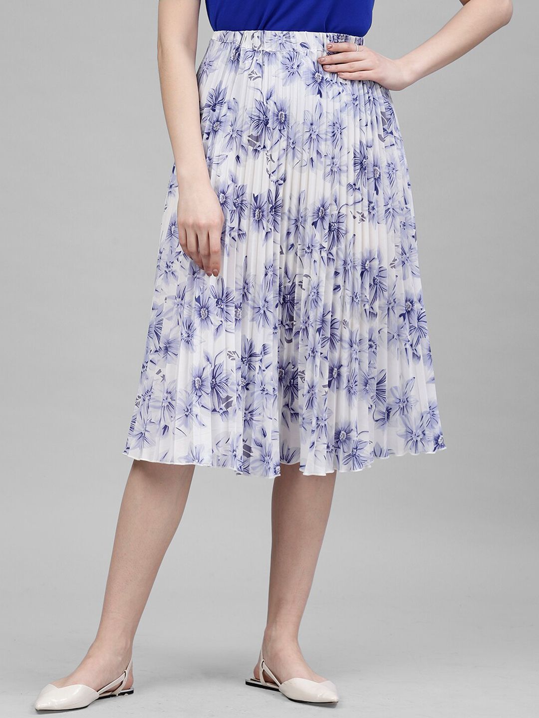 KASSUALLY Women Blue & White Printed Pleated A-Line Skirt