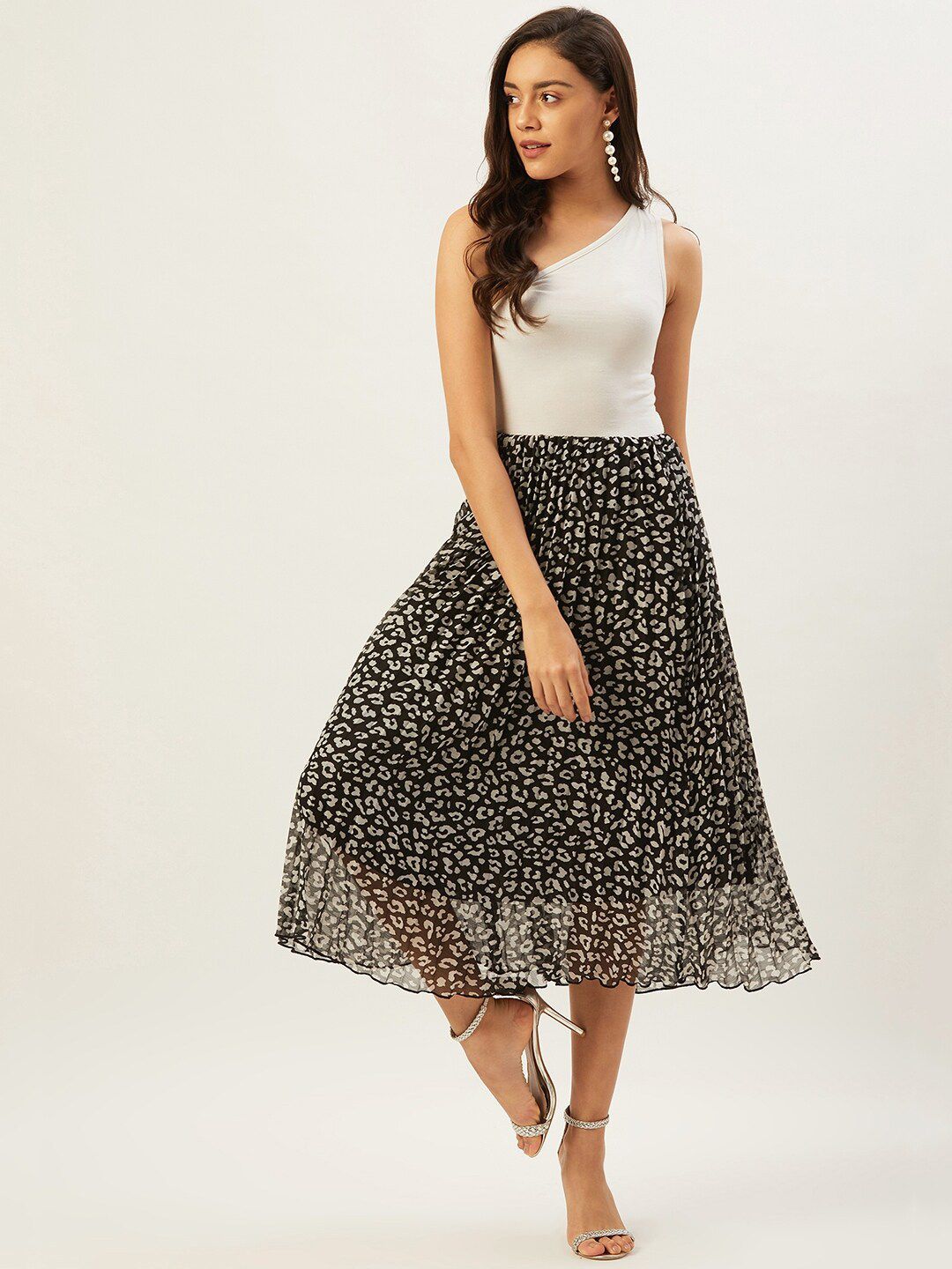 ANVI Be Yourself Women Black & White Printed Midi Flared Skirt