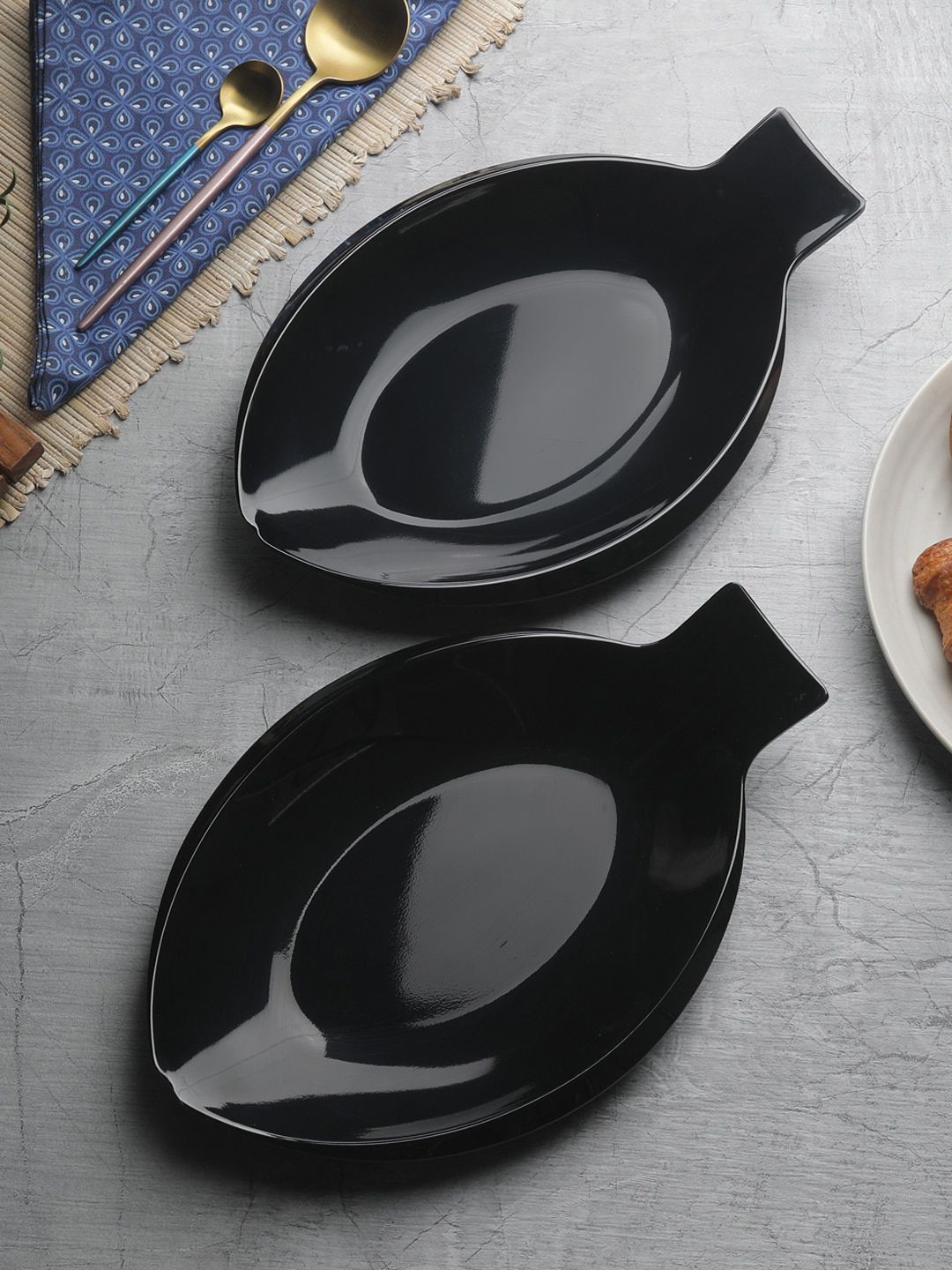 Servewell Black Fish Shaped Melamine Serving Platters Set - 30 cm Price in India