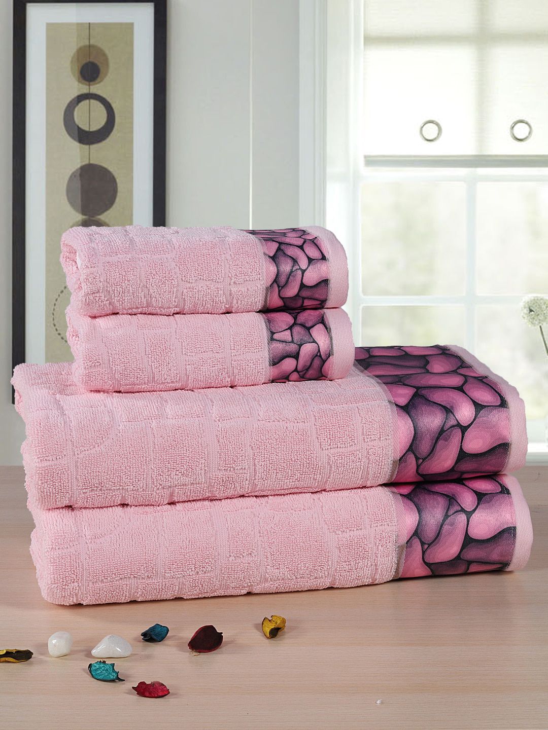 RANGOLI Set Of 4 Pink Printed 500 GSM Towel Set Price in India