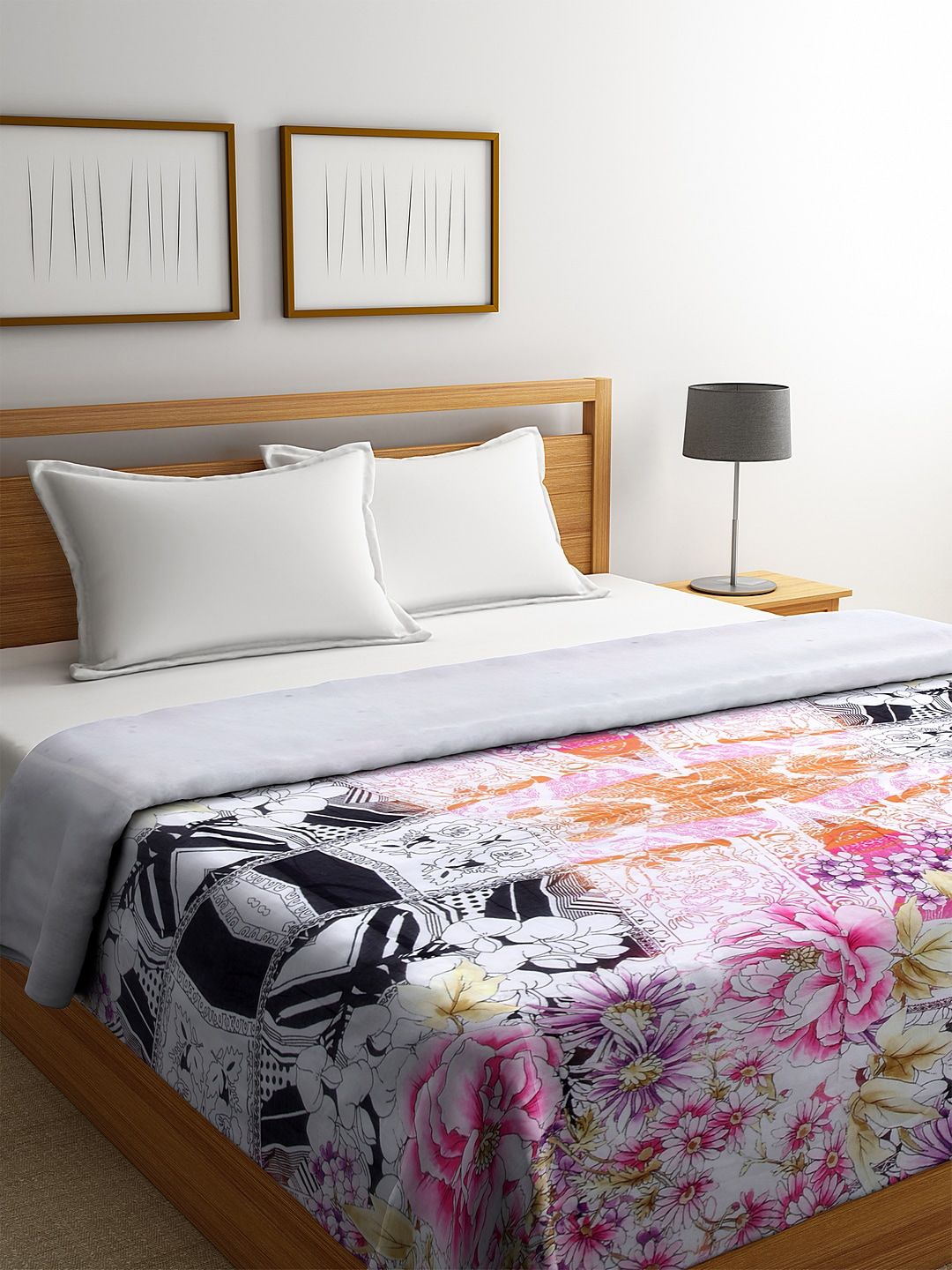 REME White & Black Floral Heavy Winter 150 GSM Double Bed Quilt Price in India