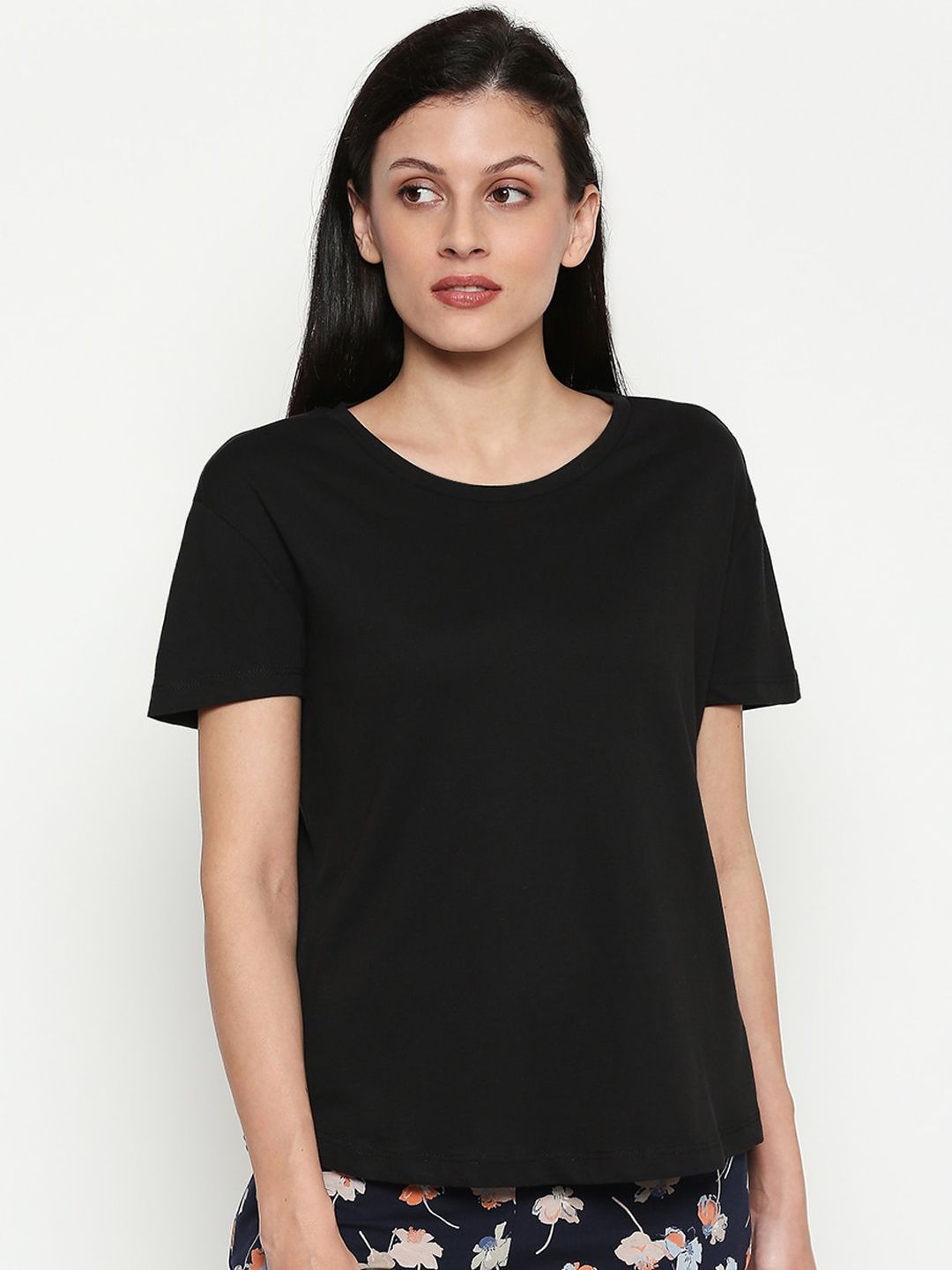Dreamz by Pantaloons Women Black Solid Cotton Lounge T-shirt Price in India