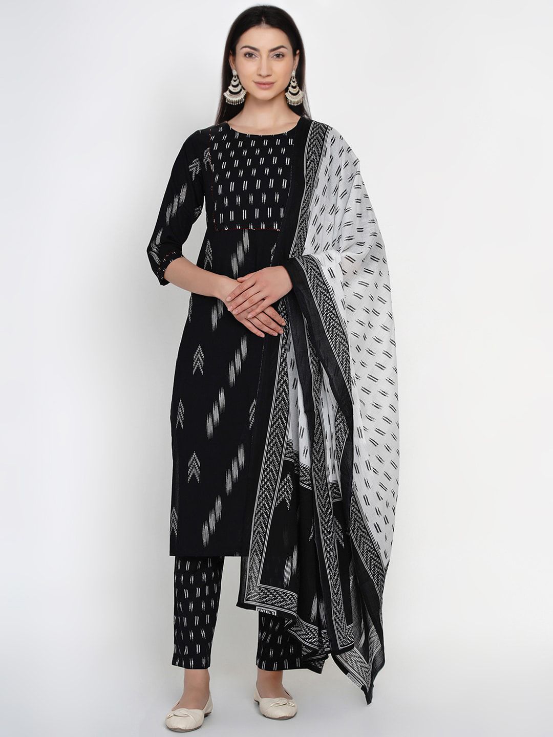 Yuris Women Black & White Printed Kurta with Patiala & Dupatta Price in India