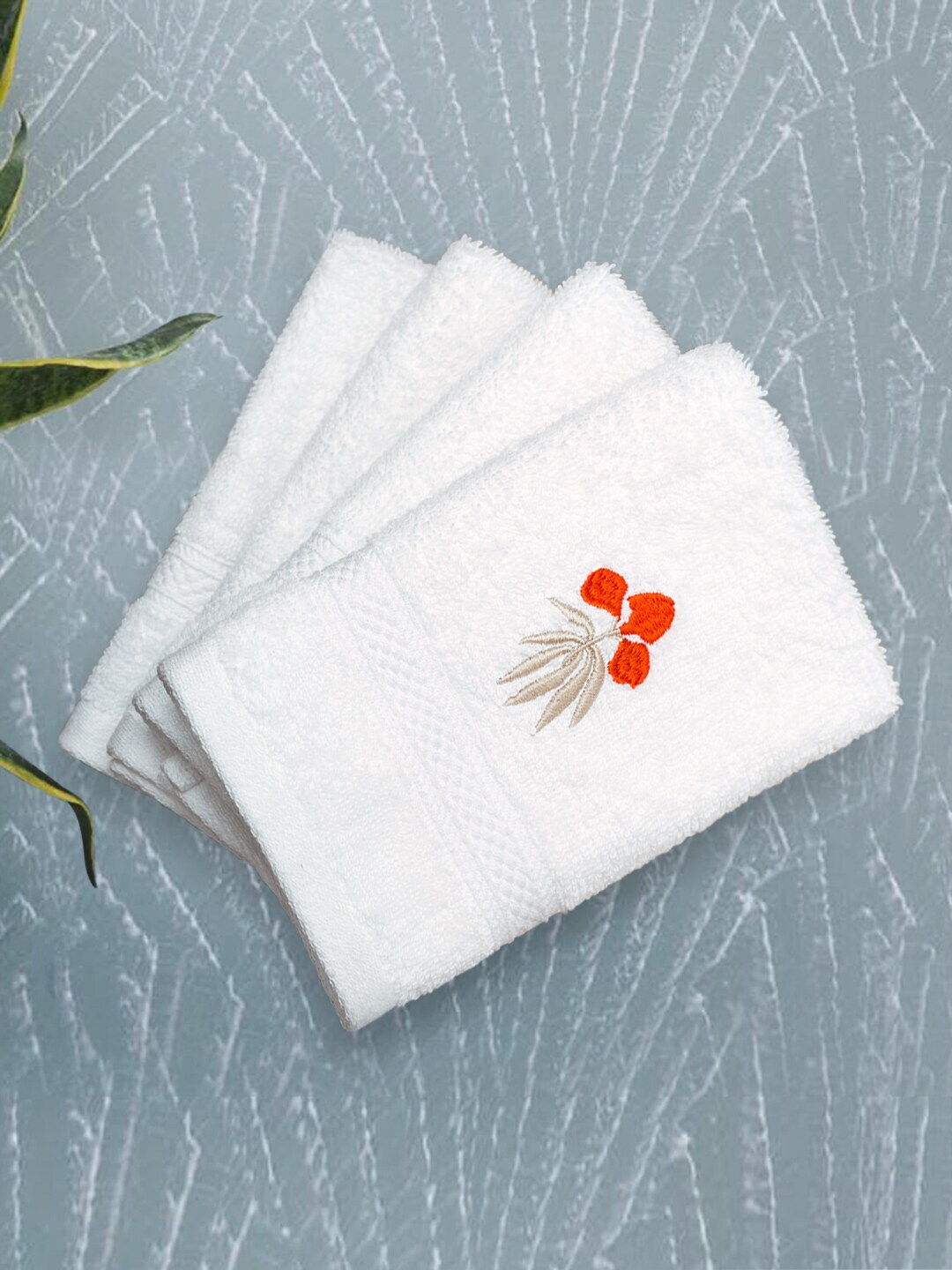 PETAL HOME Unisex Set Of 4 White Brindavan Wmbroidered 550 GSM Face Towels Price in India