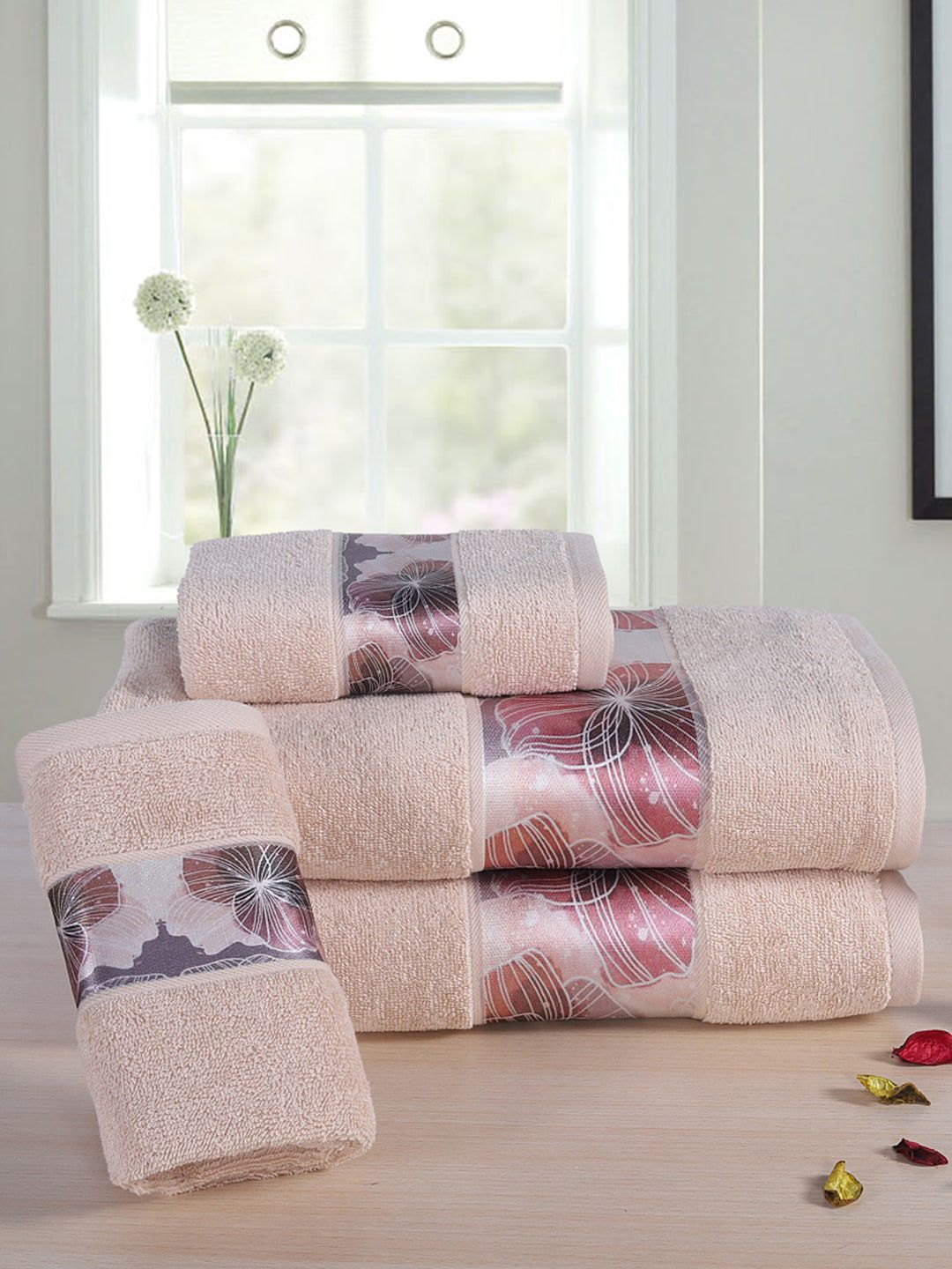 RANGOLI Unisex Set Of 4 Beige & Red Printed 450 GSM Towels Price in India