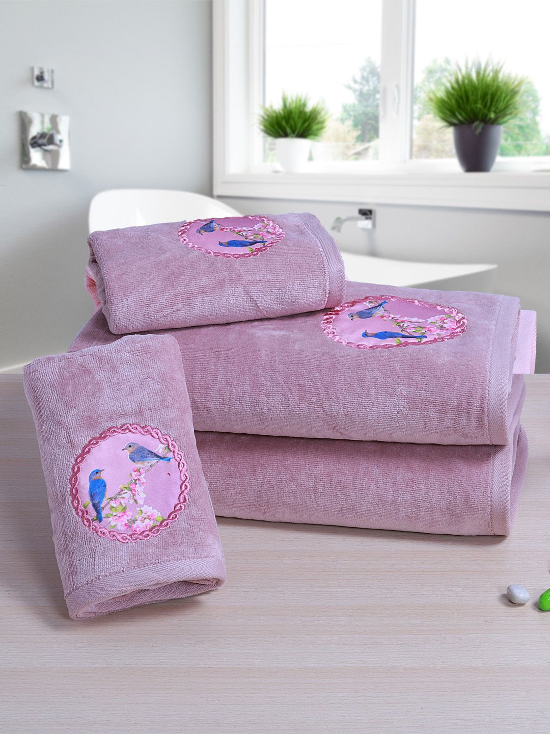 RANGOLI Unisex Set Of 4 Purple & Pink Appliqued 450 GSM Towels Price in India