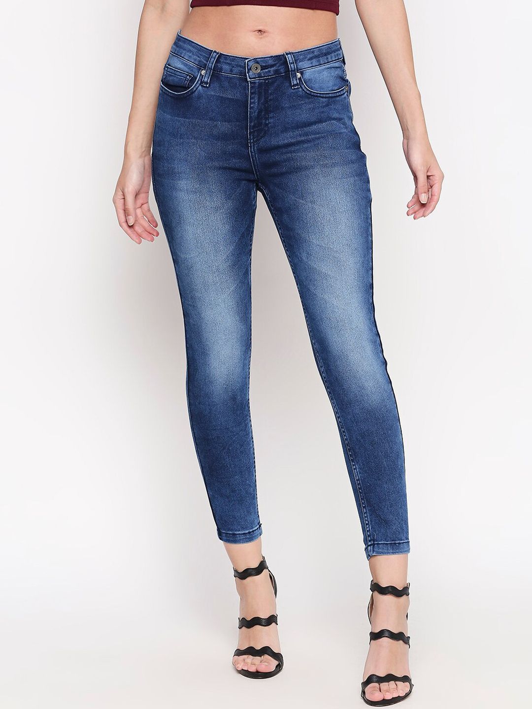 People Women Blue Skinny Fit Mid-Rise Clean Look Jeans Price in India