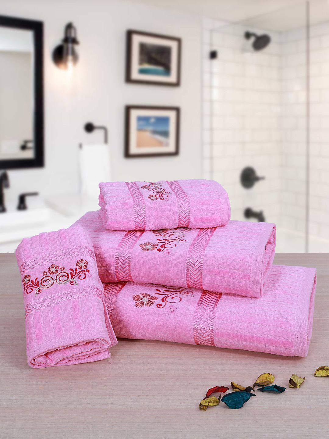RANGOLI Unisex Set Of 4 Pink & Red Embroidered 380 GSM Cotton Towels Price in India