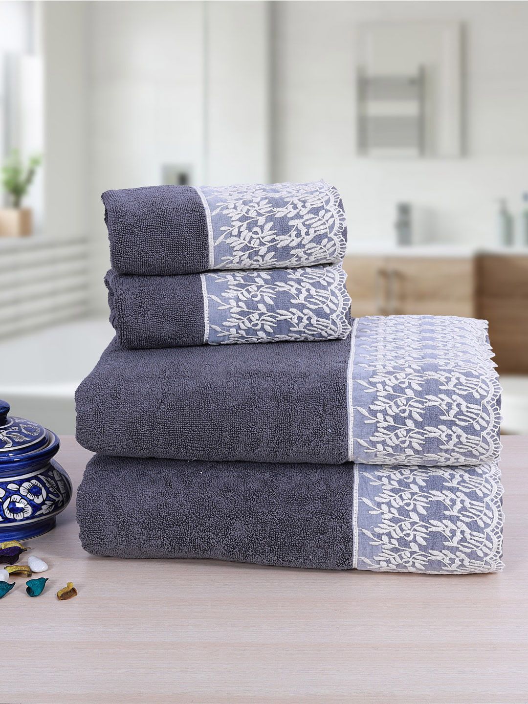 RANGOLI Set Of 4 Charcoal Grey & White Embroidered 550 GSM Towels Price in India