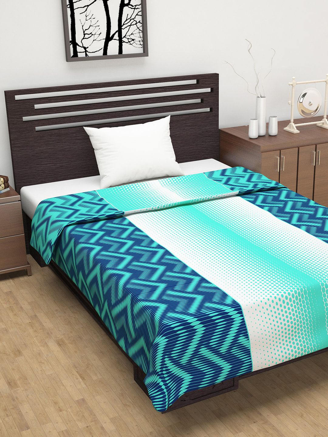 Divine Casa Sea Green & Blue Geometric Mild Winter 120 GSM Single Bed Dohar Price in India