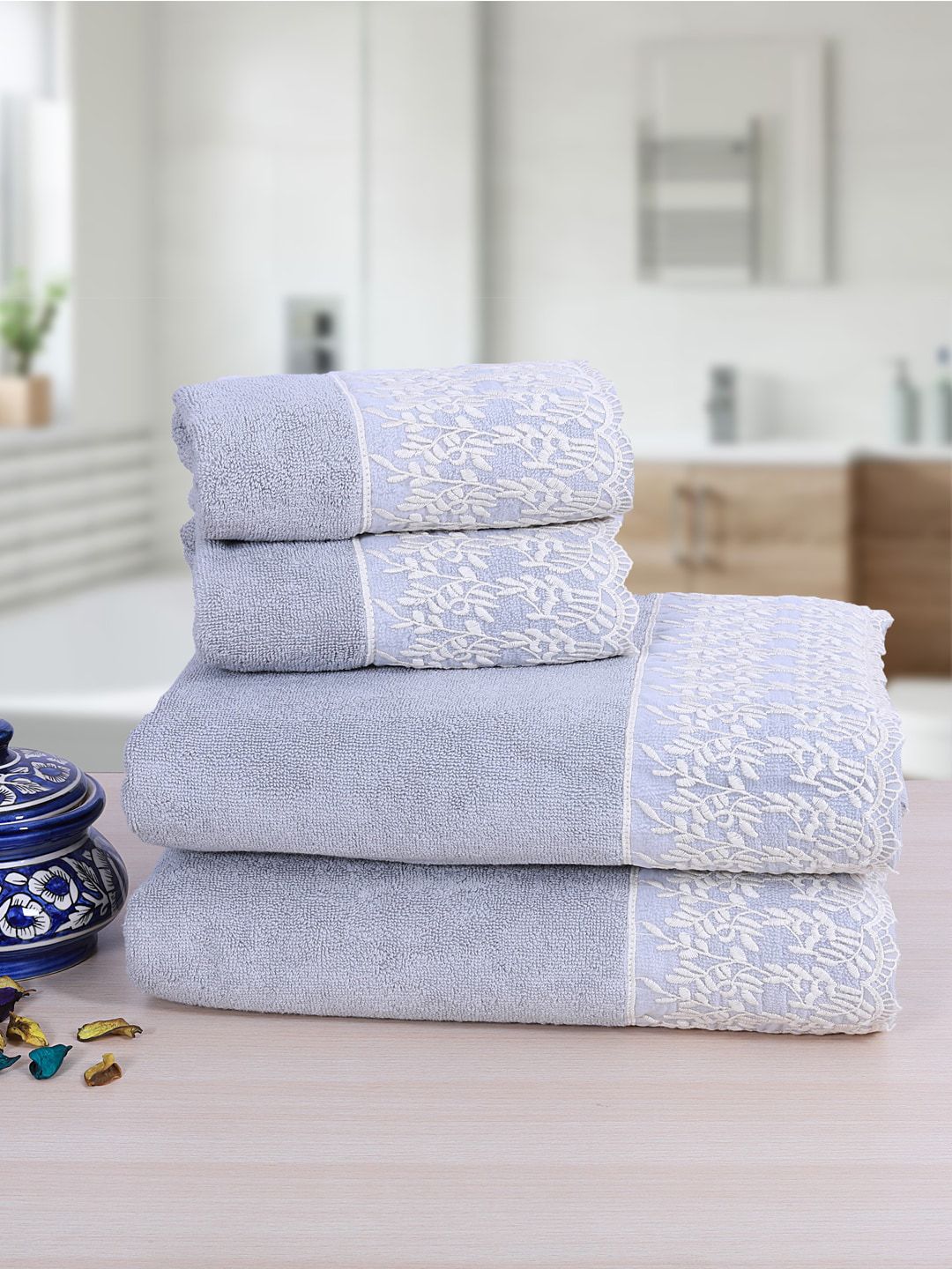 RANGOLI Set Of 4 Grey & White Embroidered 550 GSM Towels Price in India