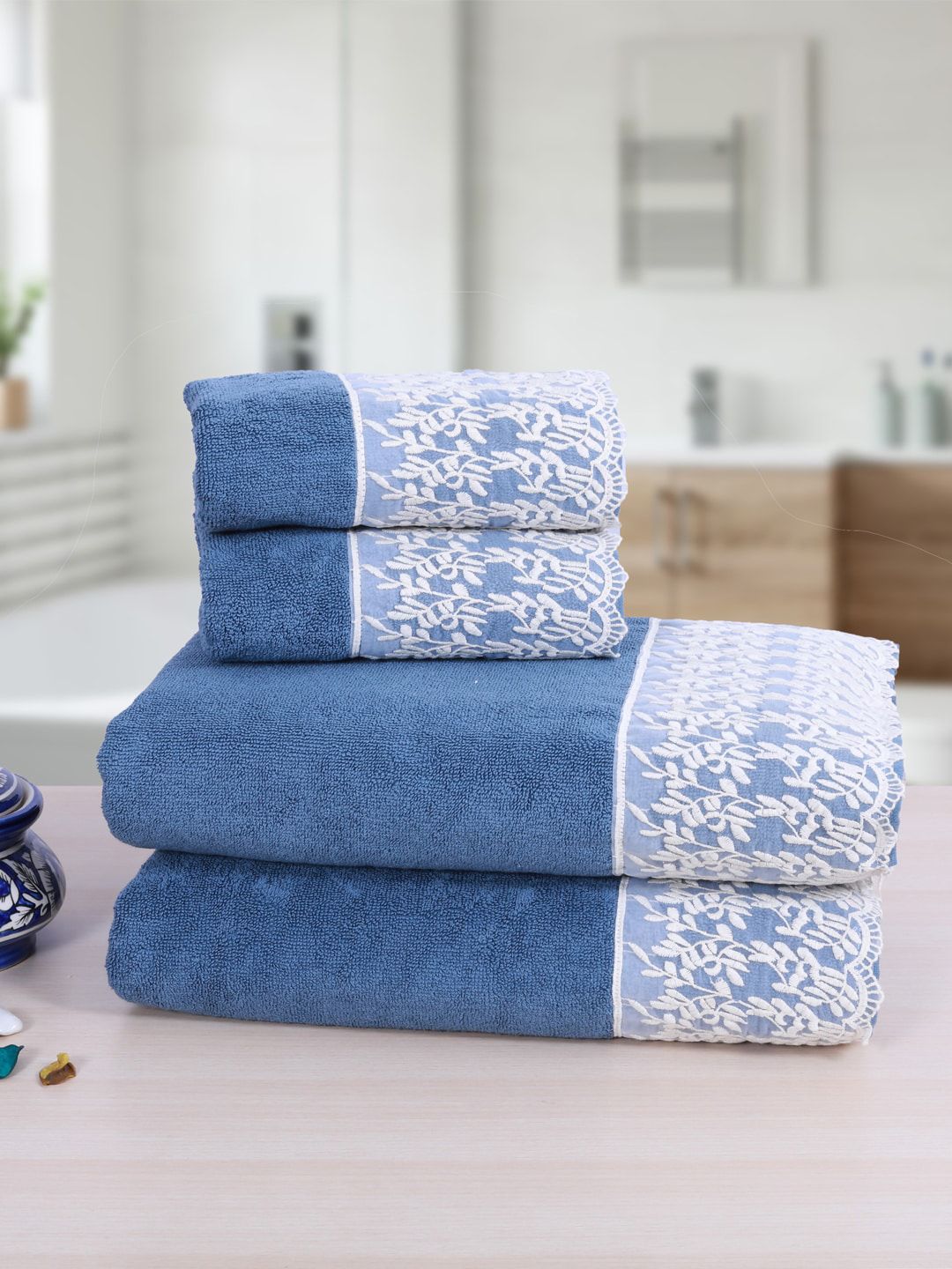 RANGOLI Set Of 4 Blue & White Embroidered 550 GSM Towels Price in India