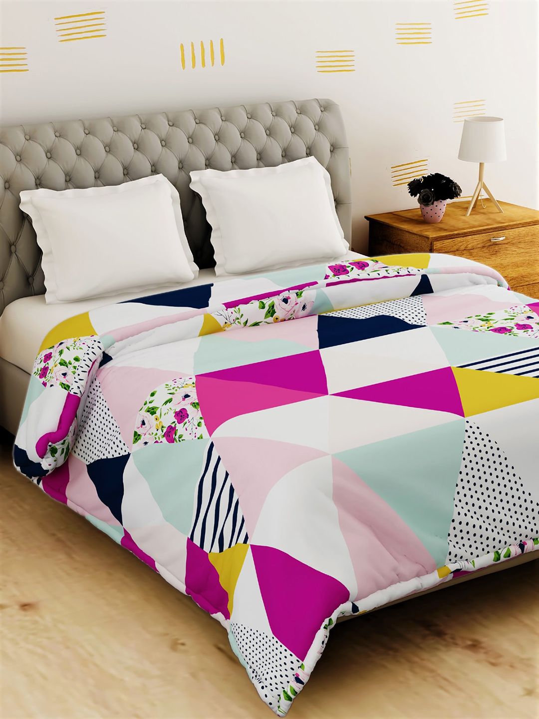 Salona Bichona Multicoloured Geometric AC Room 120 GSM Double Bed Comforter Price in India