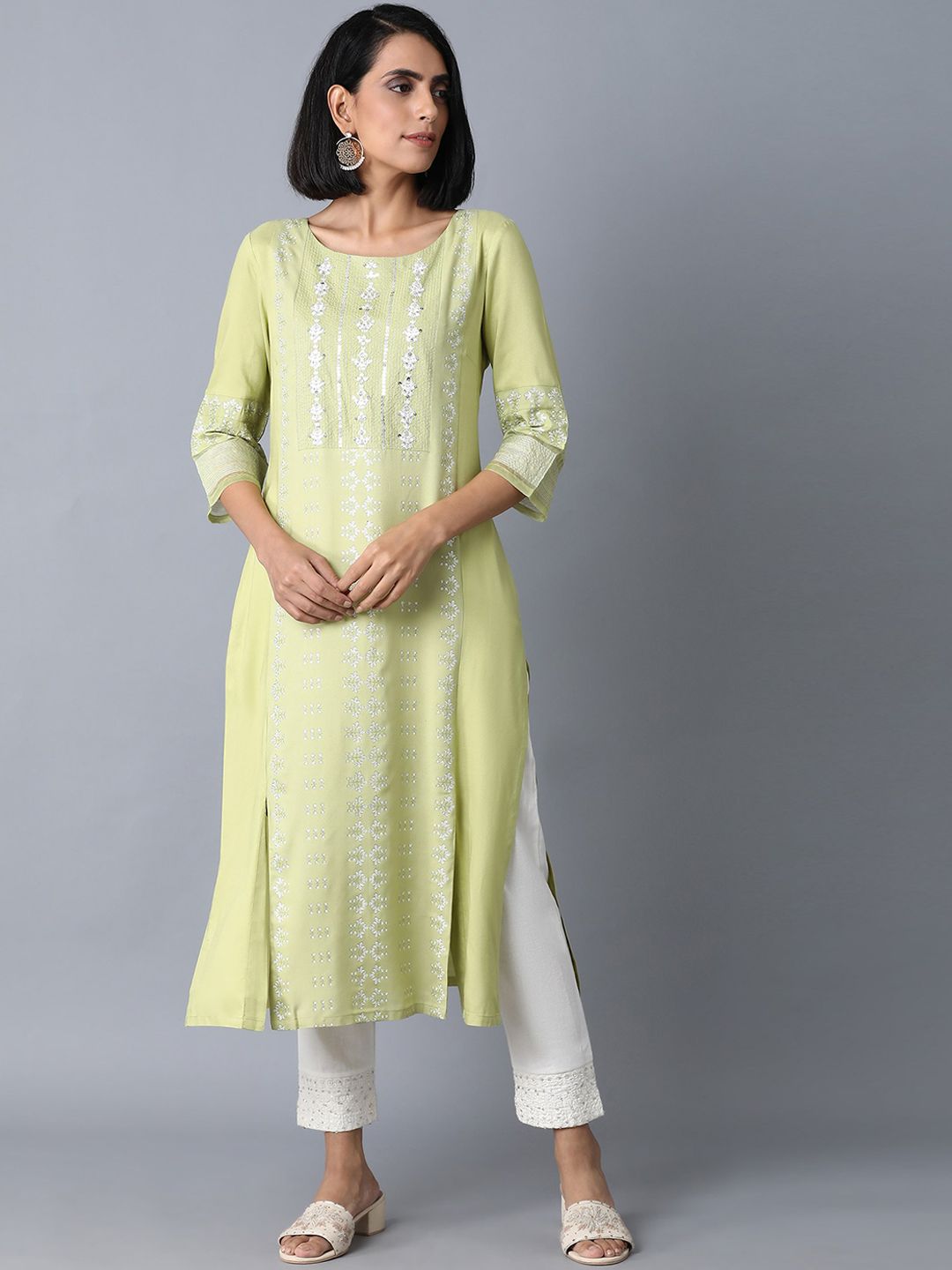 W Women Green & White Floral Embroidered Thread Work Kurta Price in India