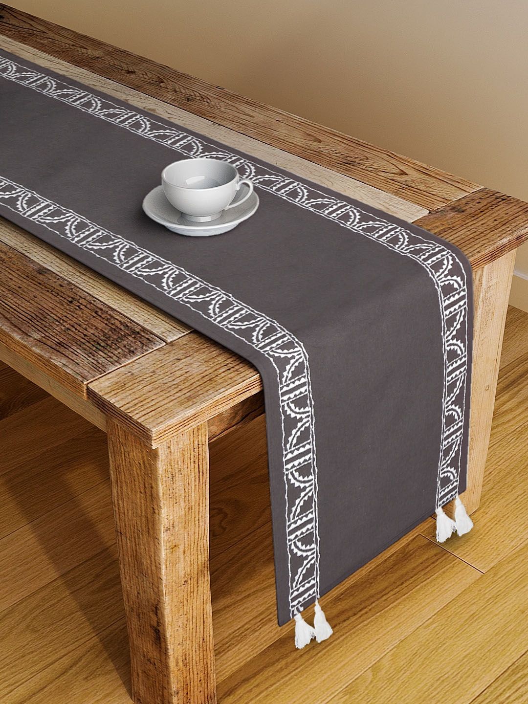 BLANC9 Grey & White Printed Cotton Table Runner Price in India