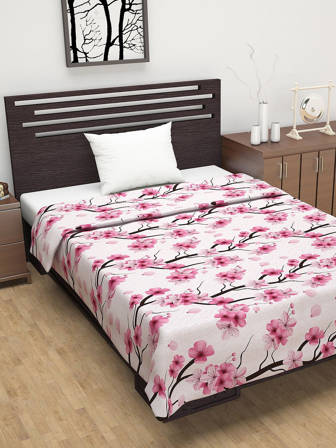 Divine Casa White & Black Floral AC Room 150 GSM Single Bed Dohar Price in India