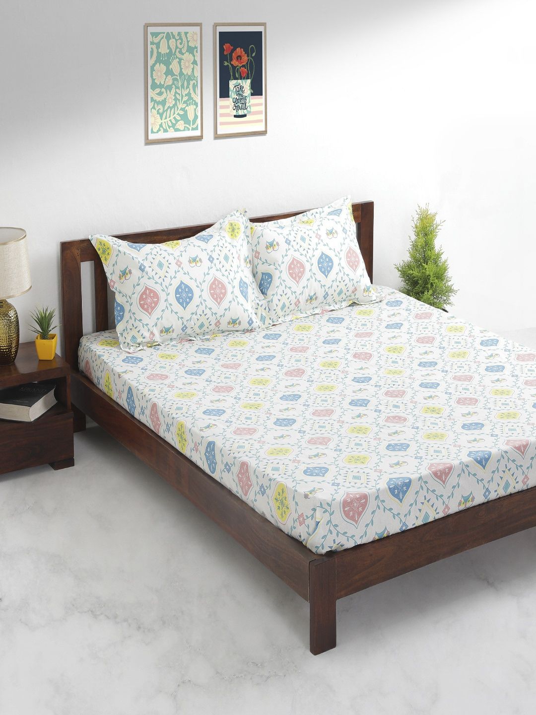 Chumbak White & Blue Ethnic Motifs 136 TC Cotton 1 Queen Bedsheet with 2 Pillow Covers Price in India