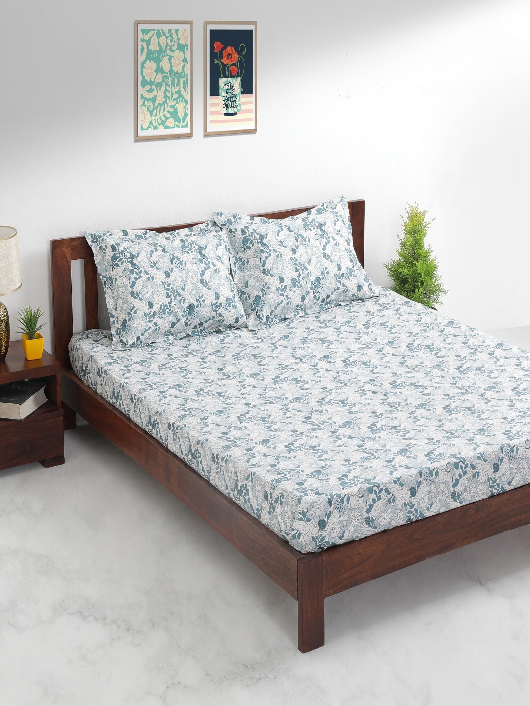 Chumbak White & Teal Conversational 136 TC Cotton 1 Queen Bedsheet with 2 Pillow Covers Price in India