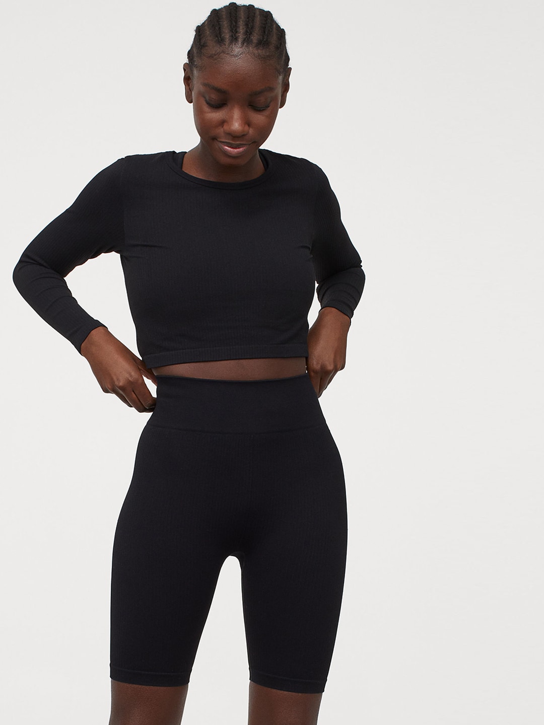 H&M Women Black Self Design Seamless Biker Shorts Price in India