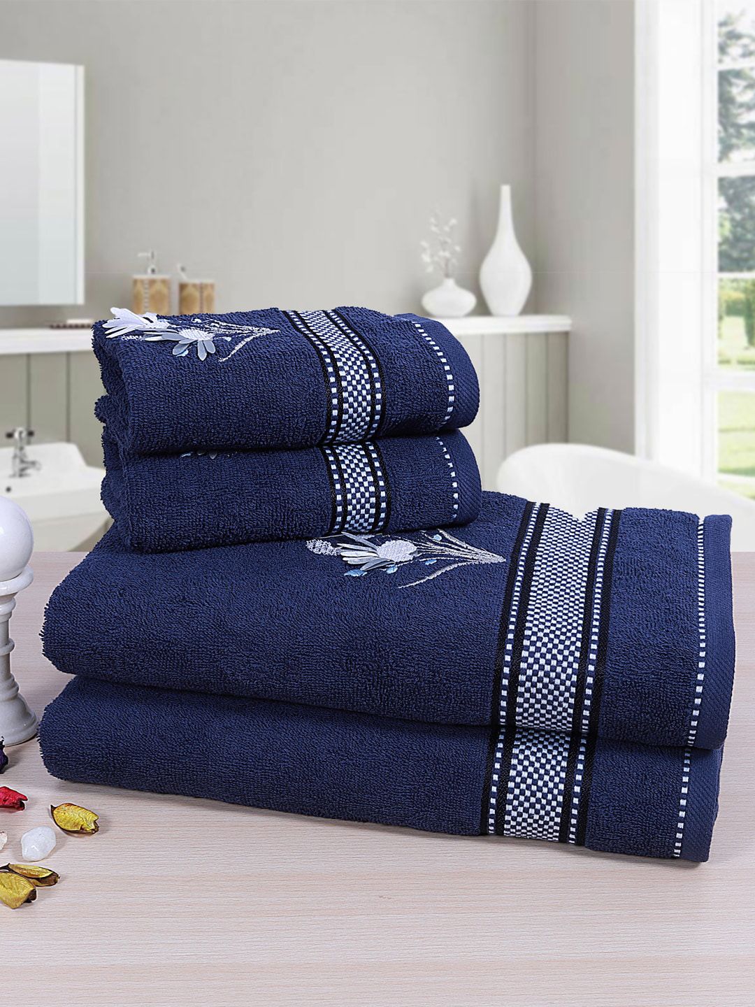 RANGOLI Unisex Set Of 4 Blue Embroidered 380 GSM Towels Price in India