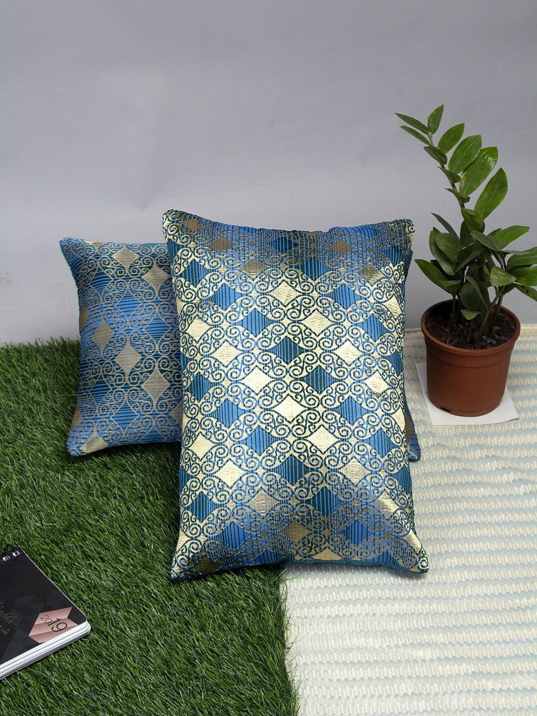 Alina decor Blue & Gold-Toned Set of 2 Geometric Rectangle Cushion Covers Price in India