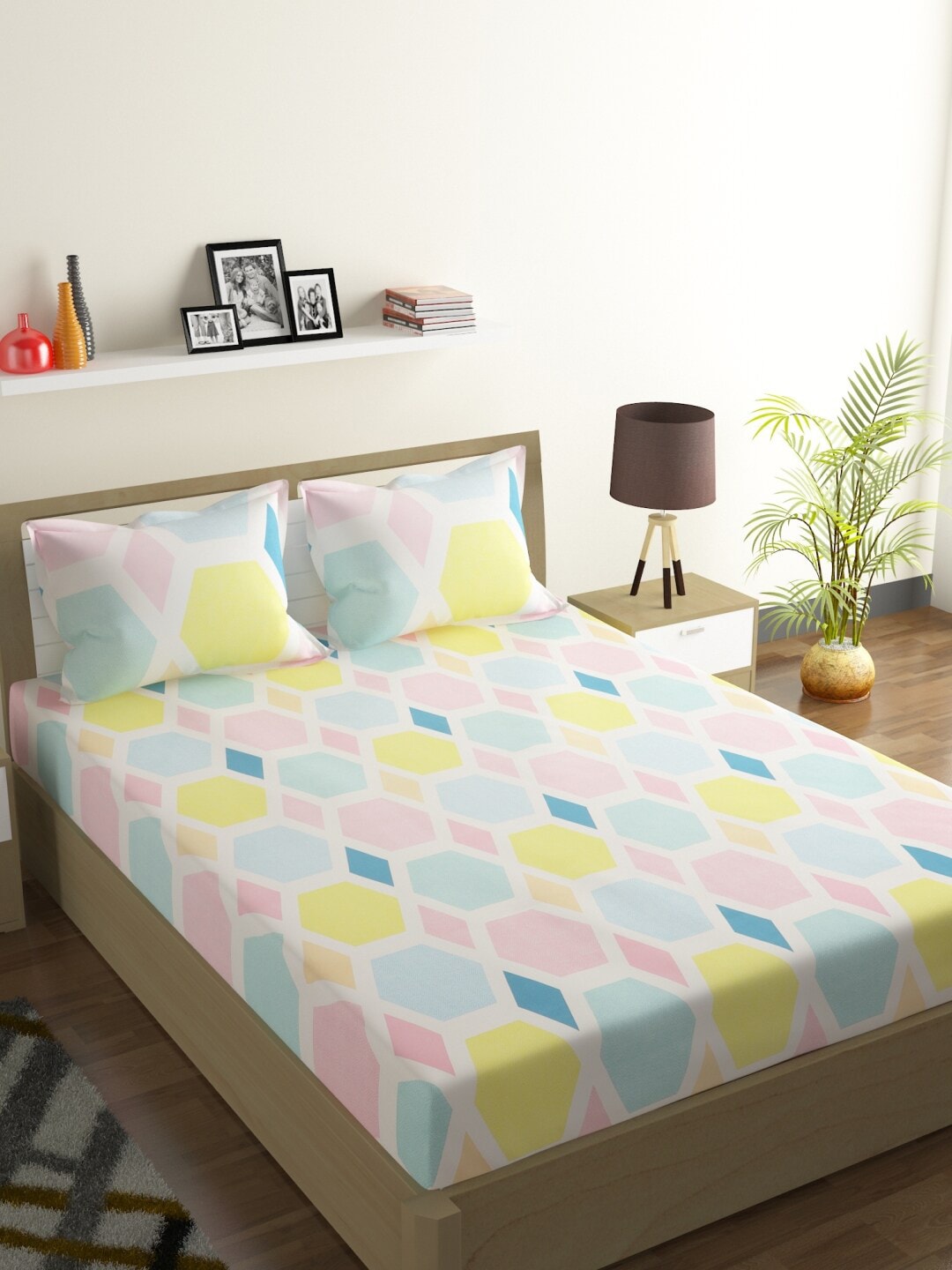 ROMEE White & Pink Geometric 144 TC Cotton 1 Queen Bedsheet with 2 Pillow Covers Price in India