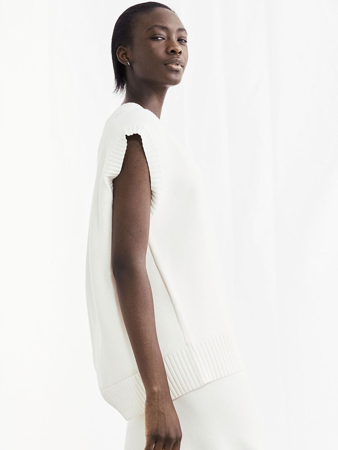 H&M Women White Oversized Sweater Vest Price in India