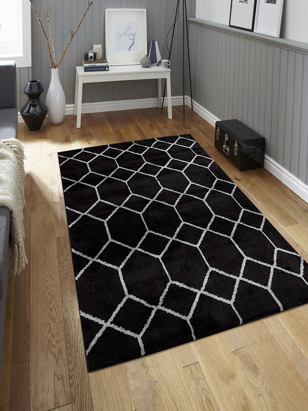 Saral Home Black & White Geometric Anti-Skid Carpet Price in India