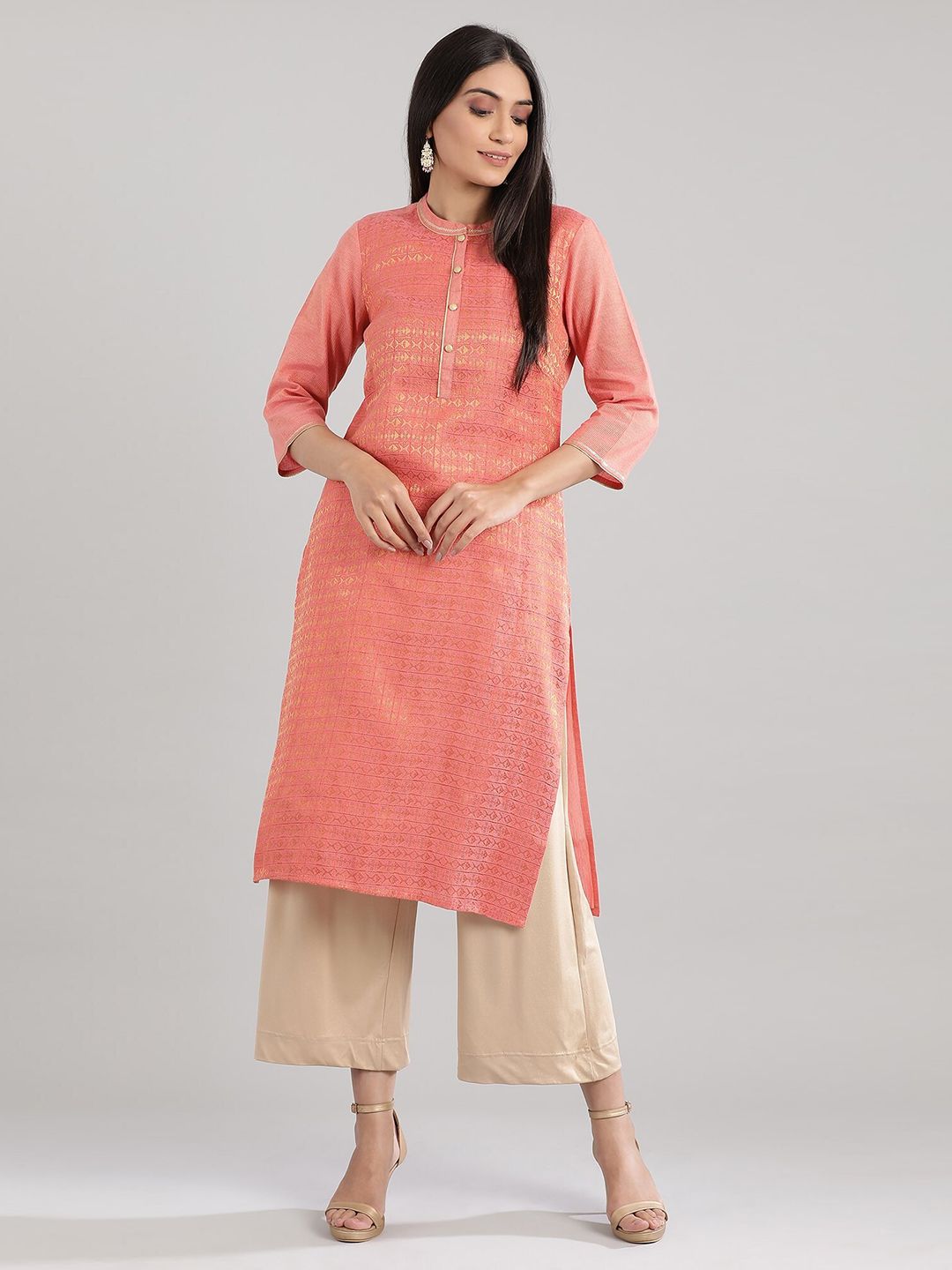 AURELIA Women Peach-Coloured Geometric Zari Kurta